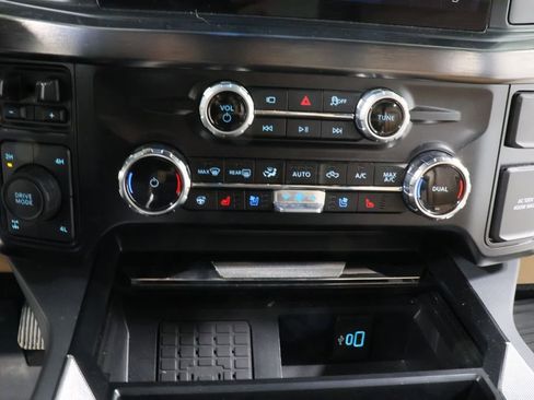 Used 2025 Ford F250 Lariat w/ Black Appearance Package AWD/4WD image 10
