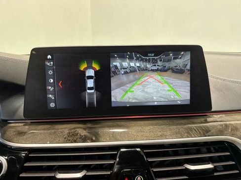 Used 2018 BMW 540i w/ M Sport Package RWD image 21