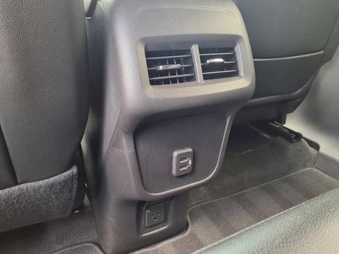 Used 2024 GMC Terrain SLT FWD image 13