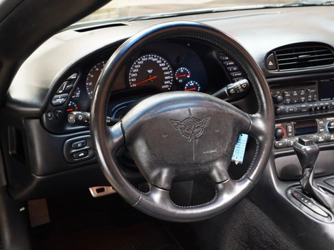 Used 2004 Chevrolet Corvette Convertible w/ Preferred Equipment Group image 22