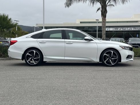 Used 2018 Honda Accord Sport image 2