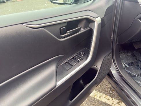 Used 2024 Toyota RAV4 LE image 5