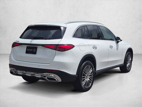Used 2026 Mercedes-Benz GLC 300 image 2