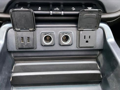 Used 2016 GMC Sierra 3500 SLT image 31