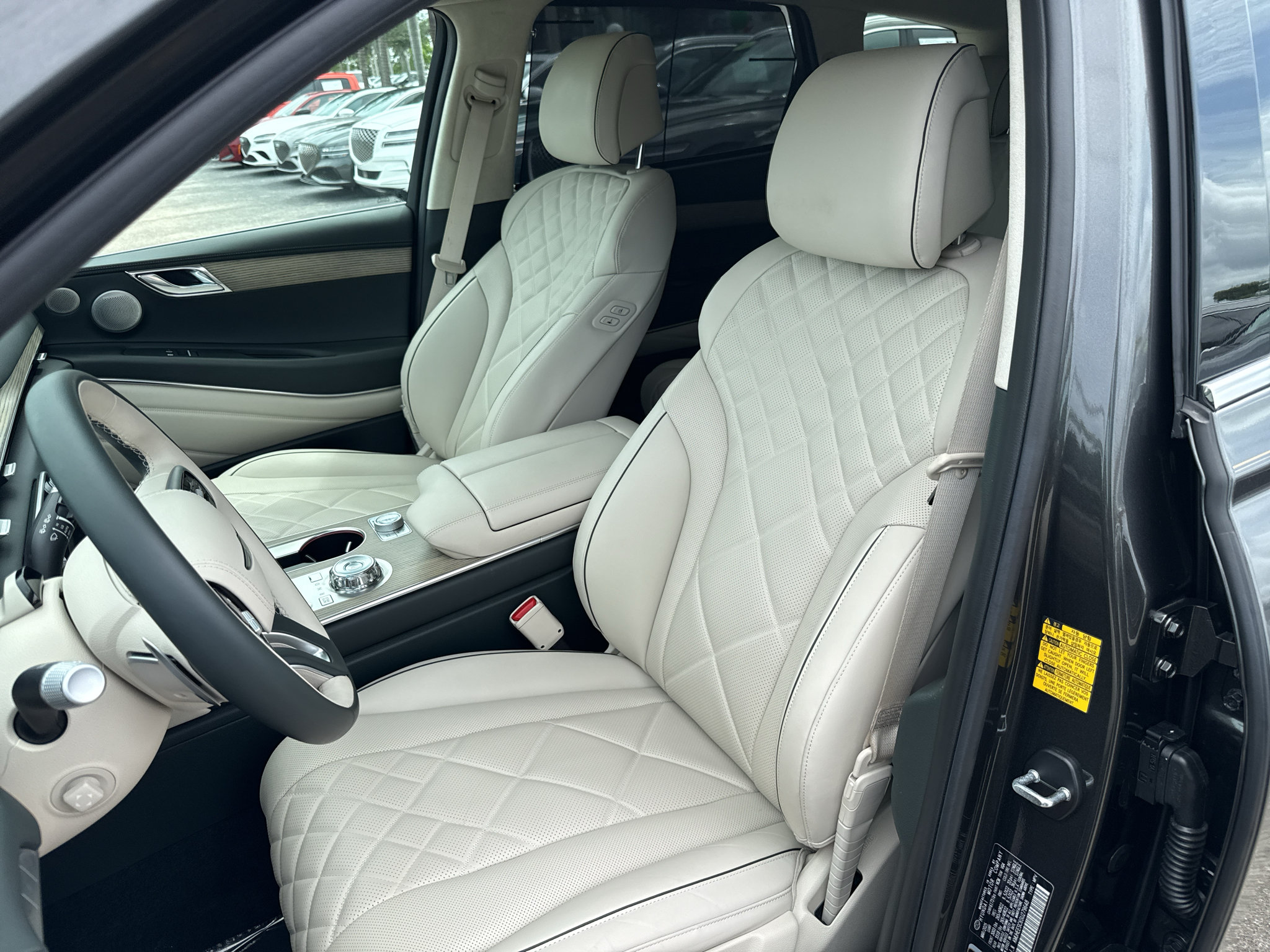 Certified 2025 Genesis GV80 3.5T Prestige AWD/4WD image 28