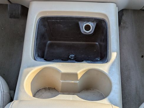 Used 2005 Ford Expedition XLT image 21