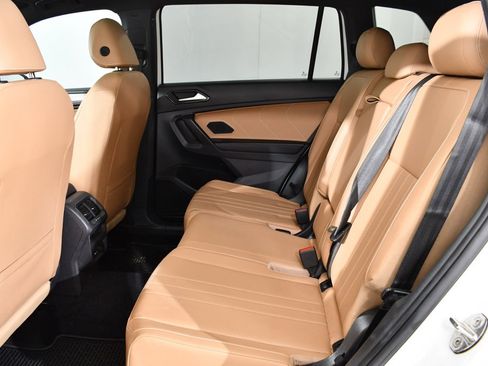 Used 2022 Volkswagen Tiguan SE image 16