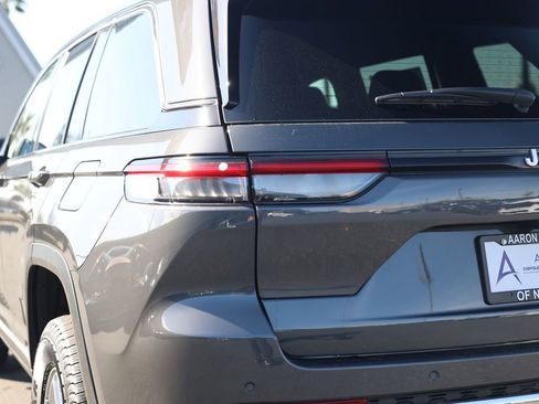 New 2025 Jeep Grand Cherokee Laredo w/ MOPAR Finishing Package image 10