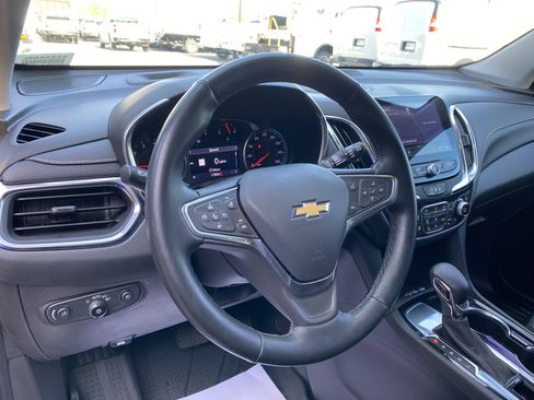 Used 2023 Chevrolet Equinox Premier image 16