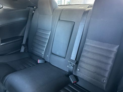 Used 2010 Dodge Challenger SE RWD image 12