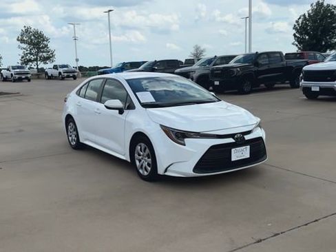 Used 2024 Toyota Corolla LE FWD image 3