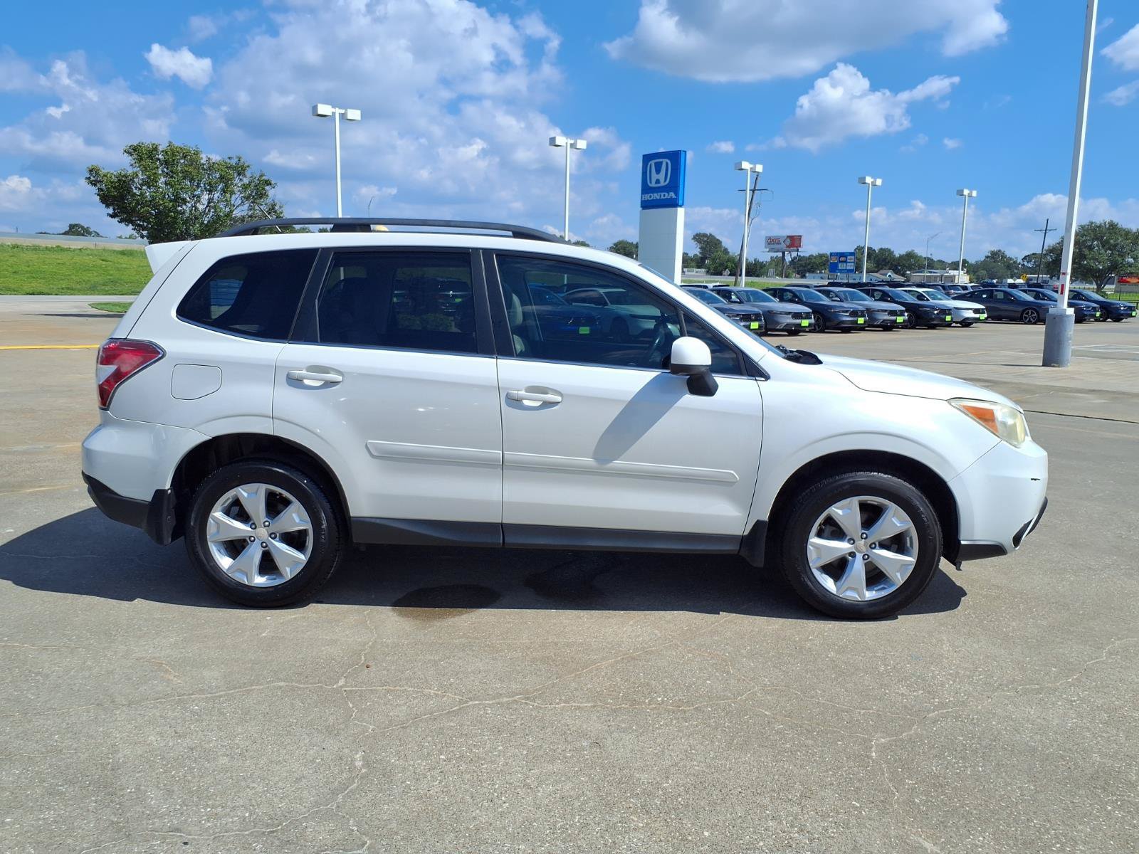 Used 2015 Subaru Forester 2.5i Limited AWD/4WD image 7