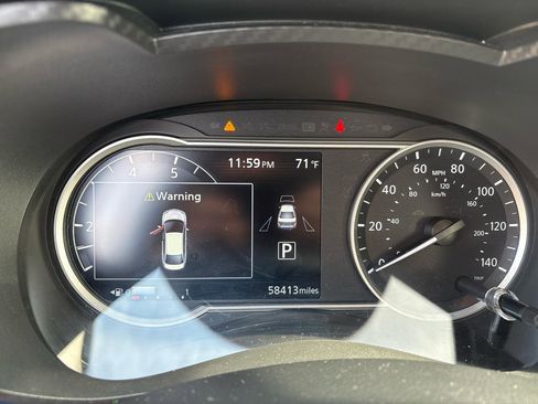 Used 2023 Nissan Versa SV FWD image 18
