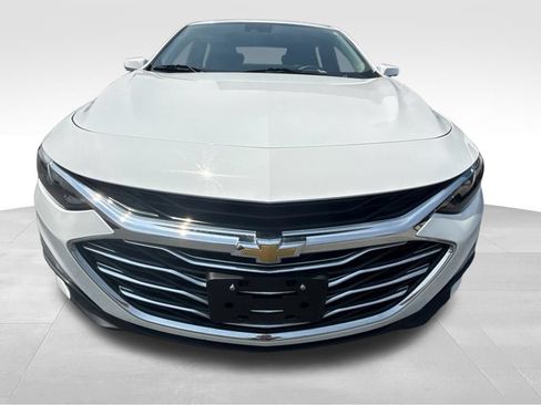 Used 2024 Chevrolet Malibu LT FWD image 3