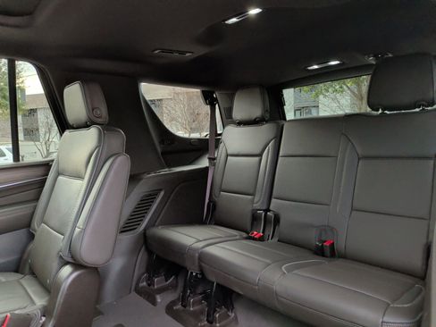 Used 2024 GMC Yukon Denali w/ Advanced Technology Package image 38