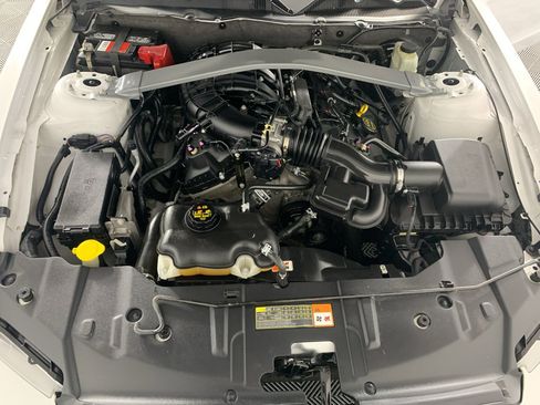 Used 2014 Ford Mustang Convertible w/ Equipment Group 102A image 9