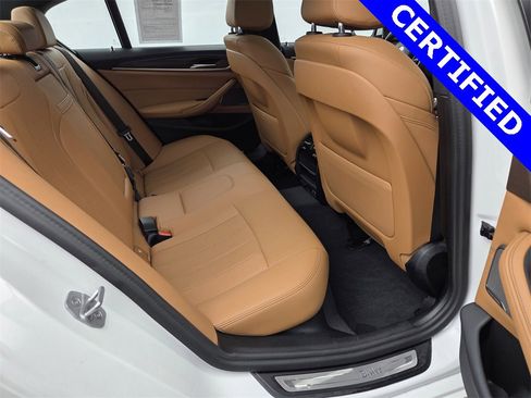 Certified 2023 BMW 530e w/ Premium Package image 21