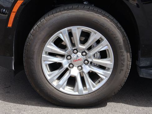 Used 2025 GMC Yukon XL Denali AWD/4WD image 28