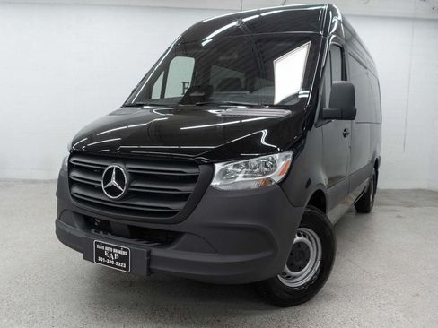 Used 2025 Mercedes-Benz Sprinter 2500 image 40