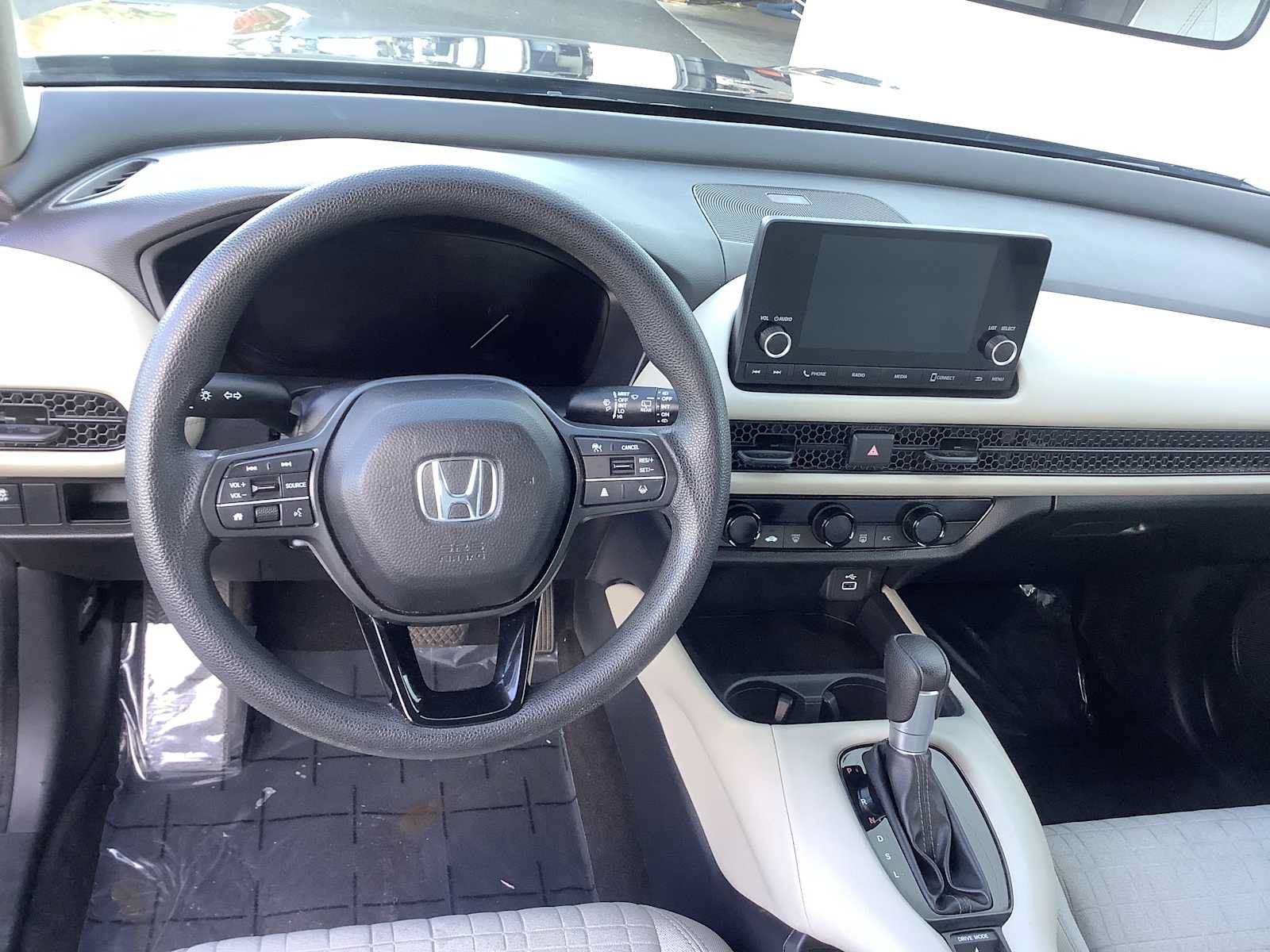 Used 2024 Honda HR-V LX image 10