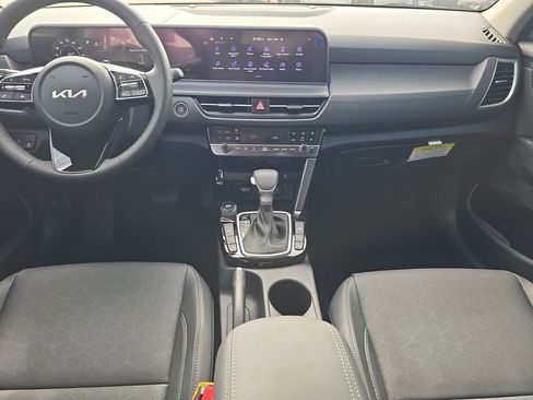New 2026 Kia Seltos EX FWD image 14