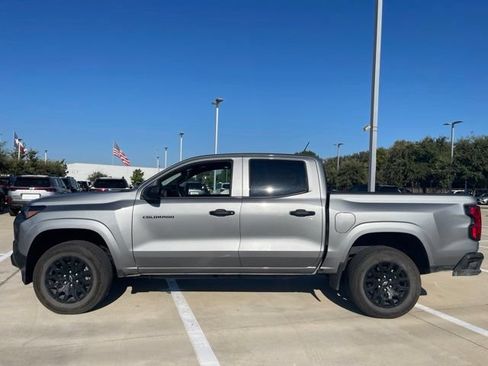 Used 2025 Chevrolet Colorado W/T w/ WT Custom Package RWD image 6