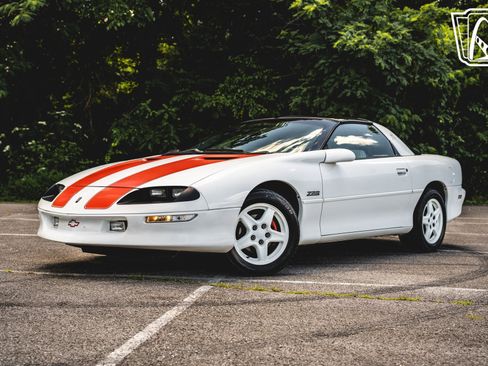 Used 1997 Chevrolet Camaro Z28 w/ Preferred Equipment Group 2 image 7