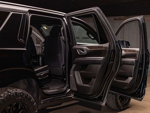 Used 2022 Chevrolet Tahoe Z71 w/ Luxury Package image 31