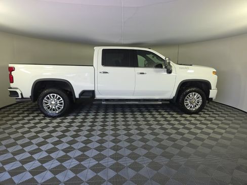 Used 2022 Chevrolet Silverado 2500 High Country w/ Z71 Off-Road Package AWD/4WD image 6