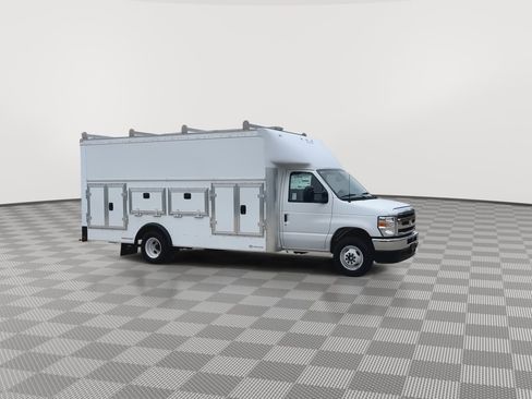 New 2027 Ford E-450 and Econoline 450 Super Duty w/ Power Equipment Group RWD image 33