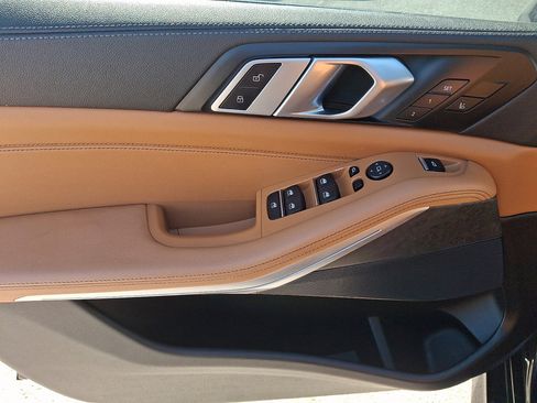 Used 2022 BMW X5 sDrive40i w/ M Sport Package image 22