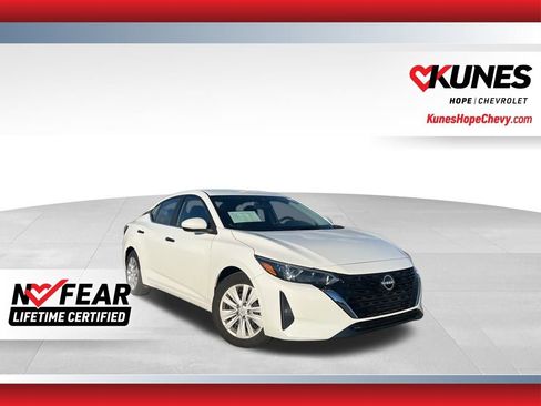 Used 2025 Nissan Sentra S image 1