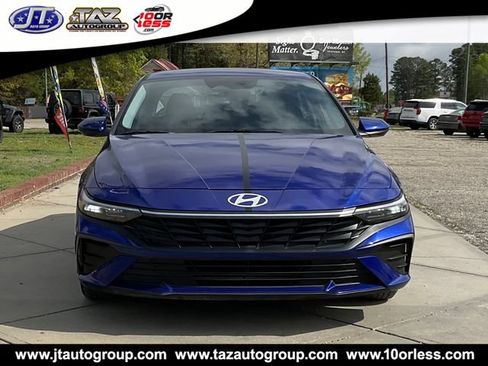 Used 2024 Hyundai Elantra SEL FWD image 2