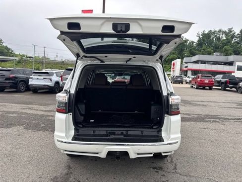 Used 2022 Toyota 4Runner Limited AWD/4WD image 19
