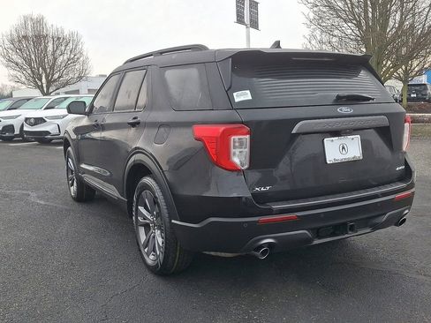 Used 2023 Ford Explorer XLT w/ Equipment Group 202A image 4