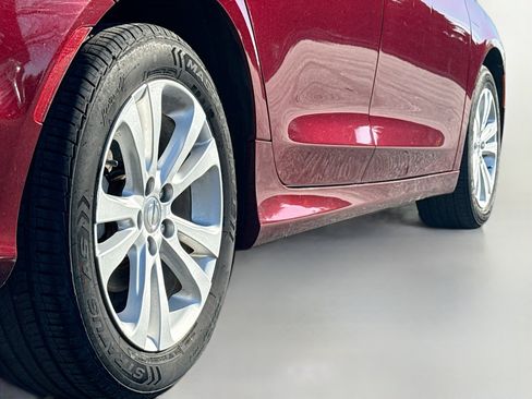 Used 2017 Chrysler 200 Limited Platinum image 14