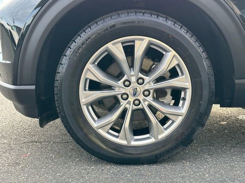 Used 2020 Ford Explorer Limited image 32