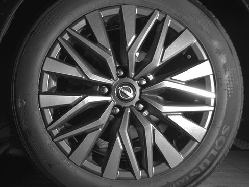 Used 2025 Nissan Altima 2.5 SV image 14