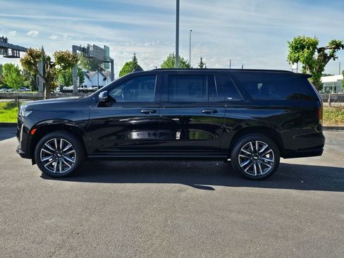Used 2021 Cadillac Escalade ESV Sport Platinum AWD/4WD image 2