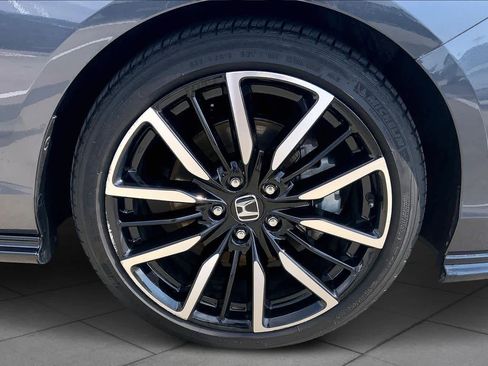 Used 2023 Honda Accord Touring image 10