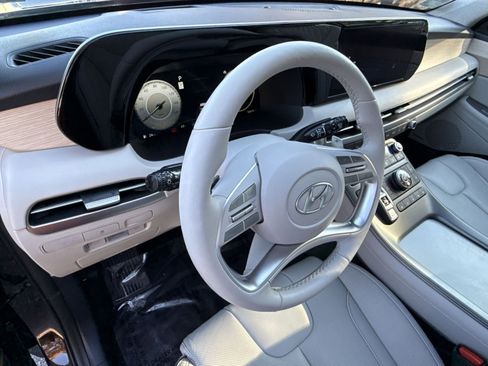 Used 2024 Hyundai Palisade Limited image 16