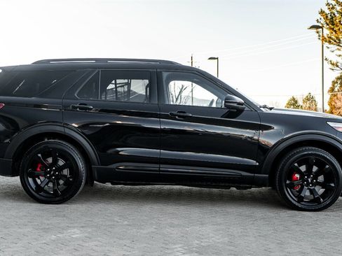 Used 2020 Ford Explorer ST w/ ST Street Pack image 5