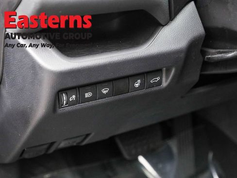 Used 2021 Toyota RAV4 XLE w/ Convenience Package image 21