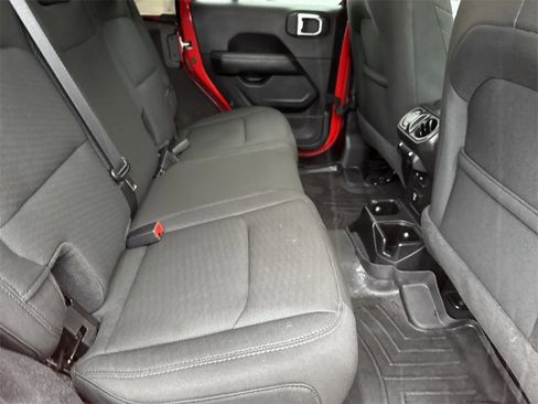 Used 2021 Jeep Wrangler Unlimited Sahara image 17