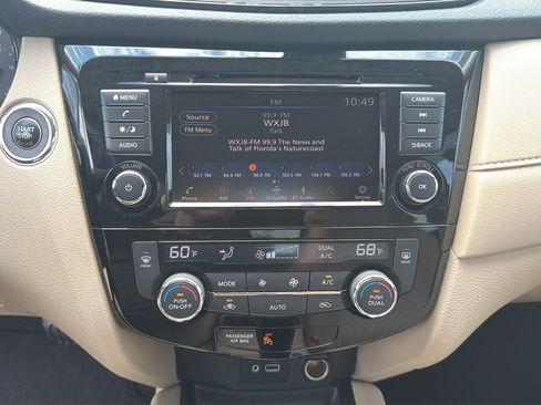 Used 2019 Nissan Rogue SV FWD image 38