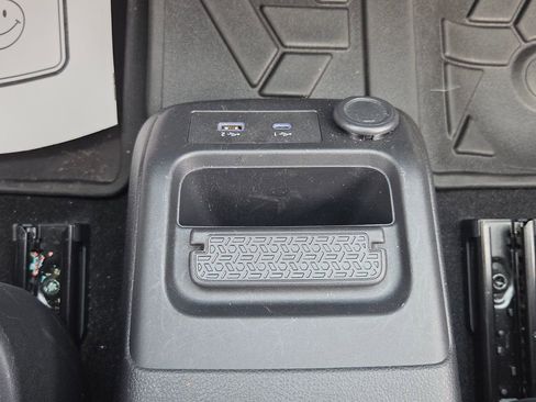 Used 2023 Nissan Ariya FWD image 18