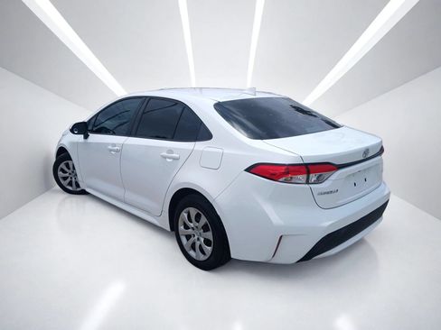 Used 2020 Toyota Corolla LE FWD image 5