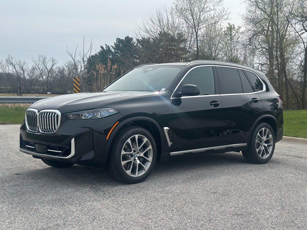 New 2026 BMW X5 xDrive40i w/ Premium Package AWD/4WD image 3