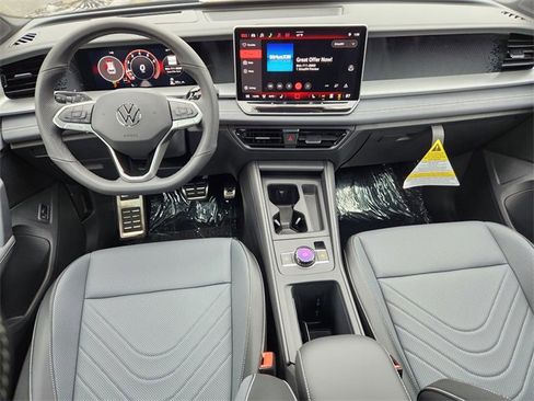 New 2026 Volkswagen Tiguan SE R-Line image 24