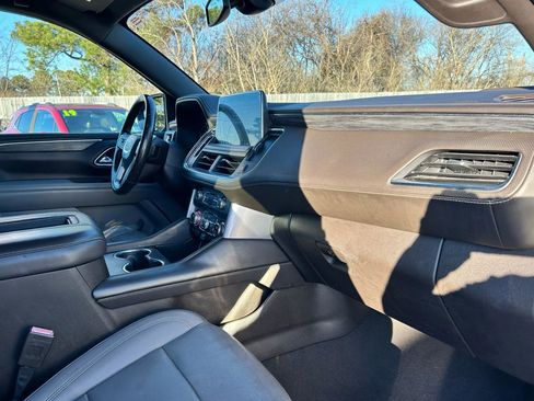 Used 2021 GMC Yukon XL SLT image 9